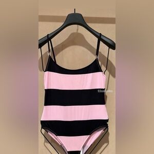 Chanel swimsuit size 40 brand new